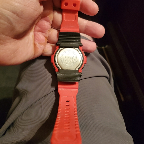 Red Casio G-Shock Watch - Picture 3 of 5